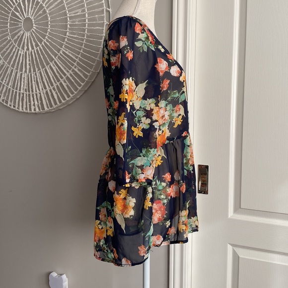 Charming Charlie - Navy & Floral Sheer Babydoll Top w/Open Back - Picture 2 of 8